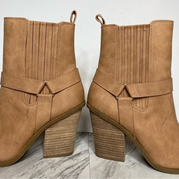 DV by Dolce Vita Nilano Light Brown Harness Heeled Bootie 9 1/2 - Picture 8 of 14